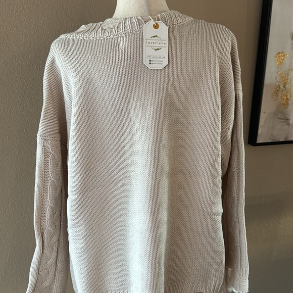 Soft v neckline sweater in beige - Picture 5 of 7